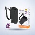 Chargeur USB-C 90 W pour PC portable – photo studio